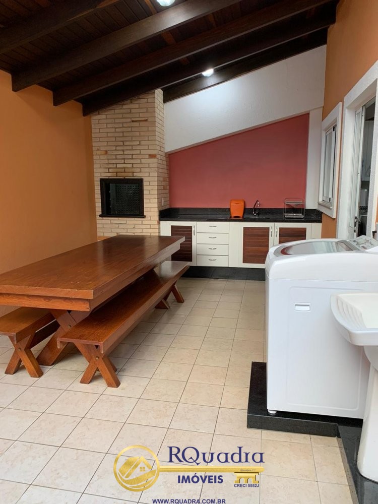 Sobrado Geminado de 3  Dormitorios