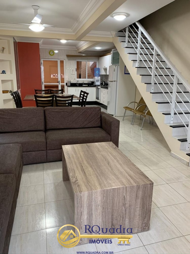 Sobrado Geminado de 3  Dormitorios