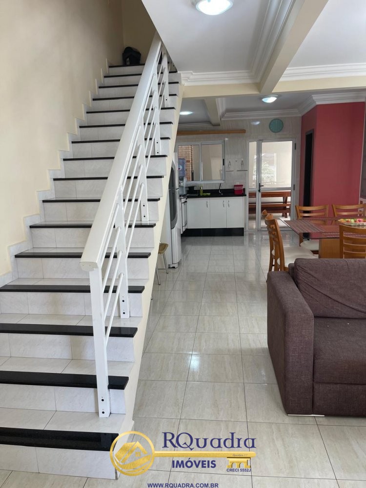 Sobrado Geminado  de 3  Dormitorios