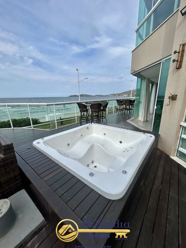 APARTAMENTO FRENTE MAR C/ JACUZZI PRIVATIVA 