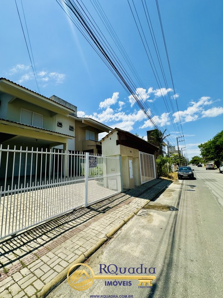 LINDO SOBRADO COM 3 DORMITORIOS!