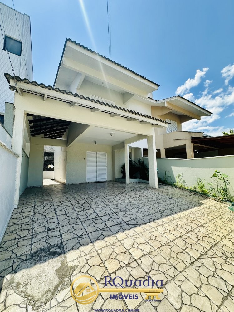 LINDO SOBRADO COM 3 DORMITORIOS!