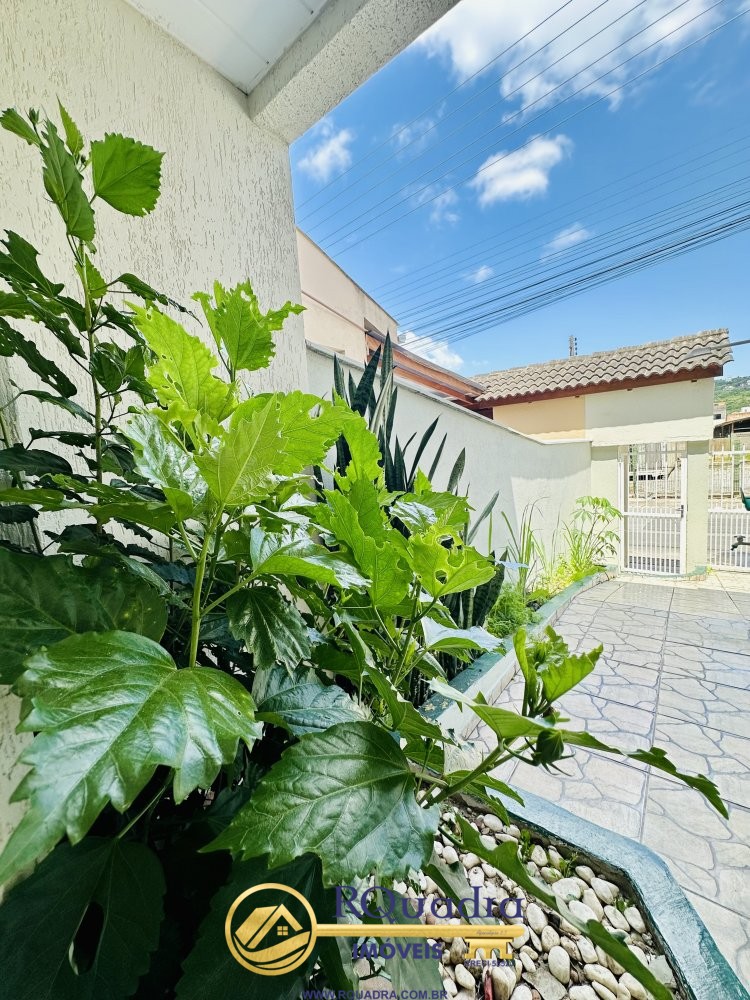 LINDO SOBRADO COM 3 DORMITORIOS!