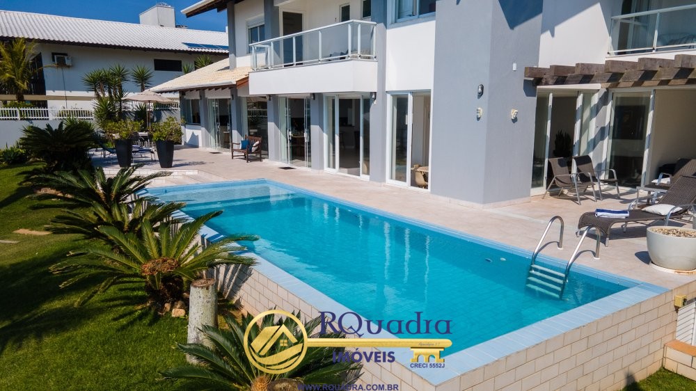 BEL�SSIMA CASA FRENTE AO MAR