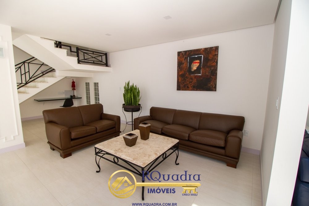 BEL�SSIMA CASA FRENTE AO MAR