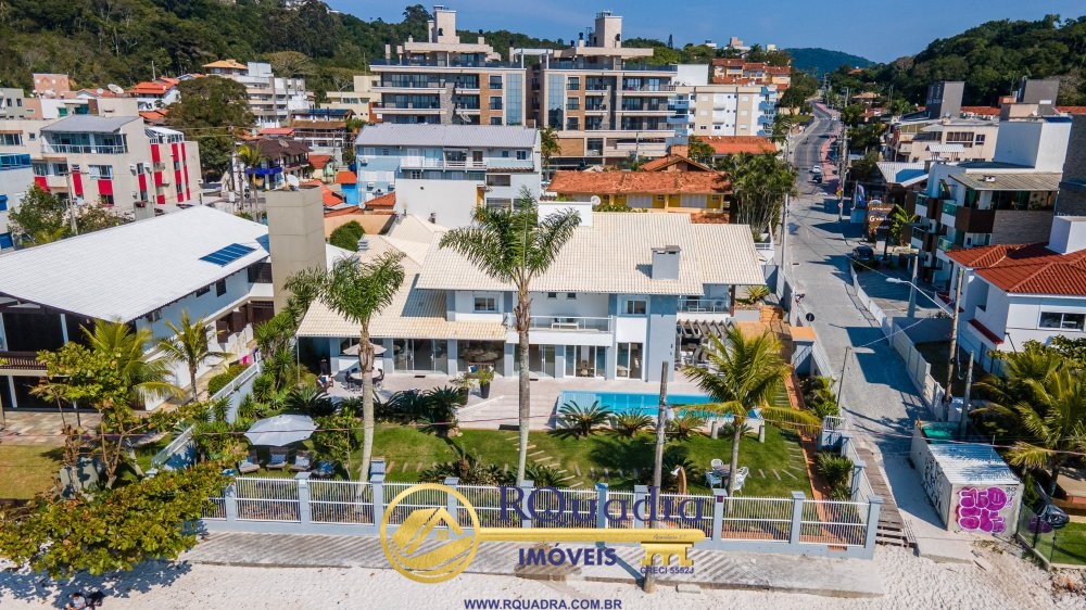 BEL�SSIMA CASA FRENTE AO MAR