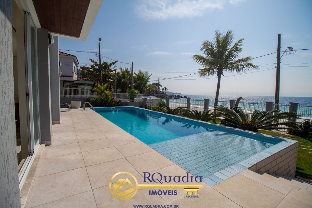BEL�SSIMA CASA FRENTE AO MAR