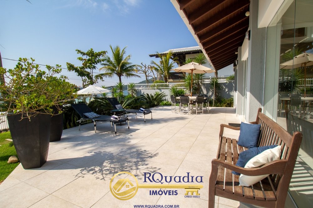BEL�SSIMA CASA FRENTE AO MAR