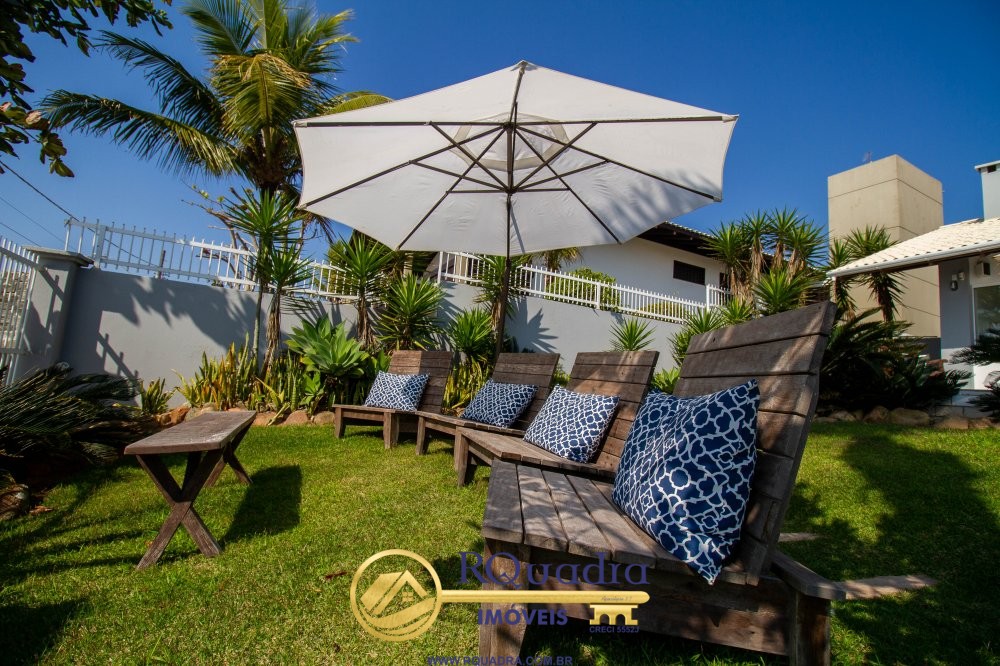 BEL�SSIMA CASA FRENTE AO MAR