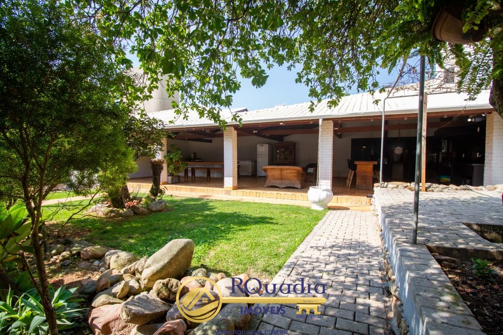 BEL�SSIMA CASA FRENTE AO MAR