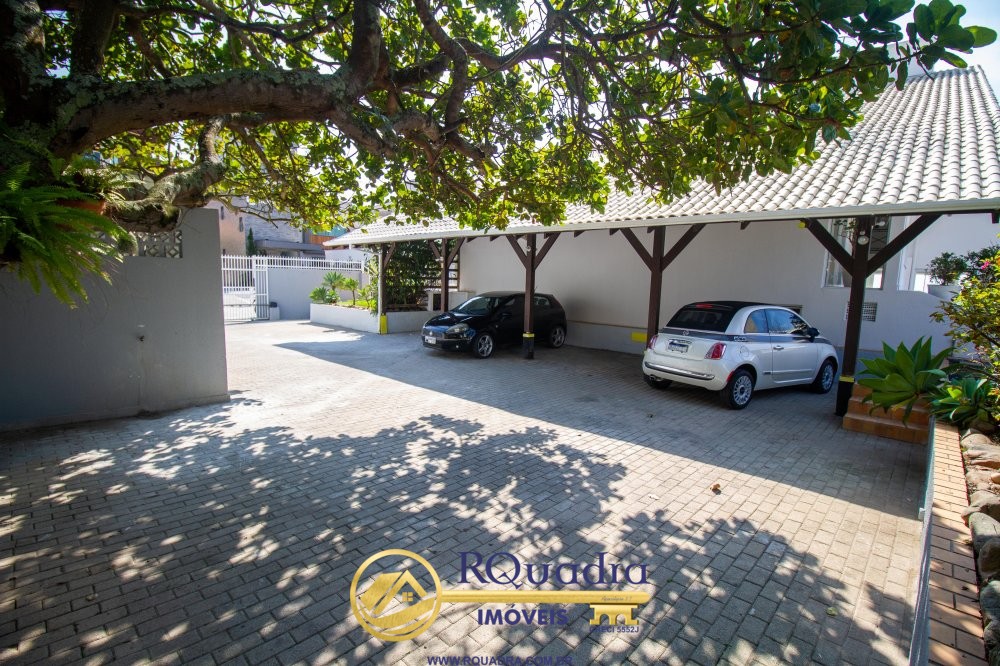 BEL�SSIMA CASA FRENTE AO MAR