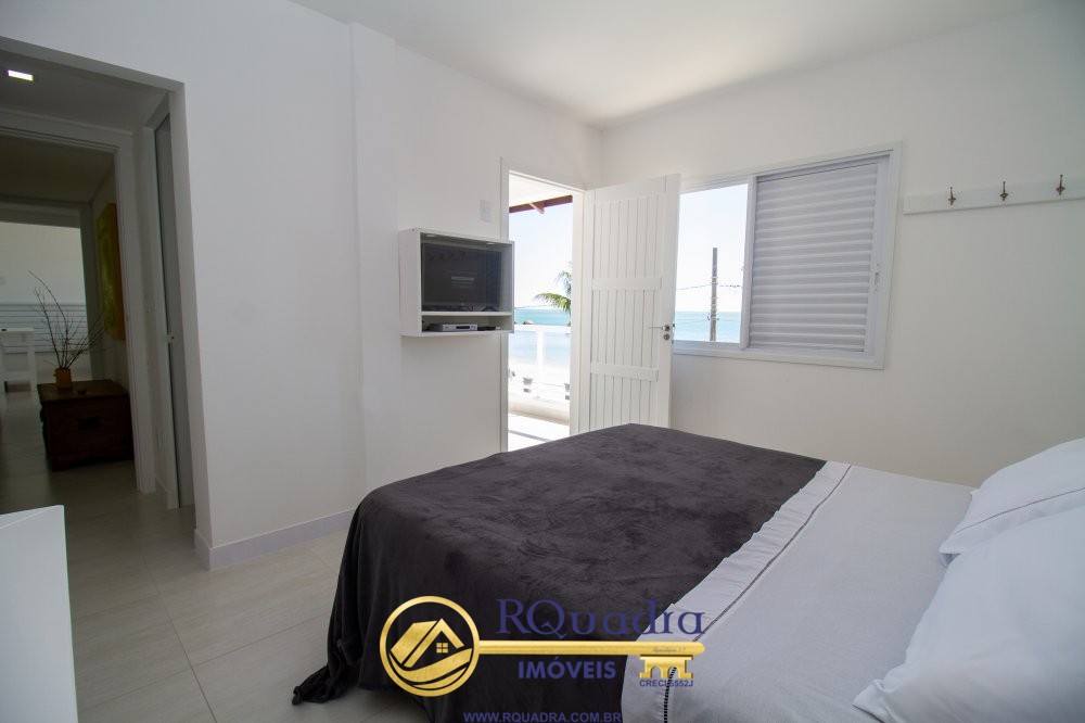 BEL�SSIMA CASA FRENTE AO MAR