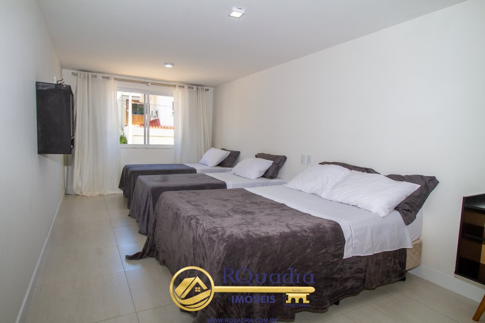 BEL�SSIMA CASA FRENTE AO MAR