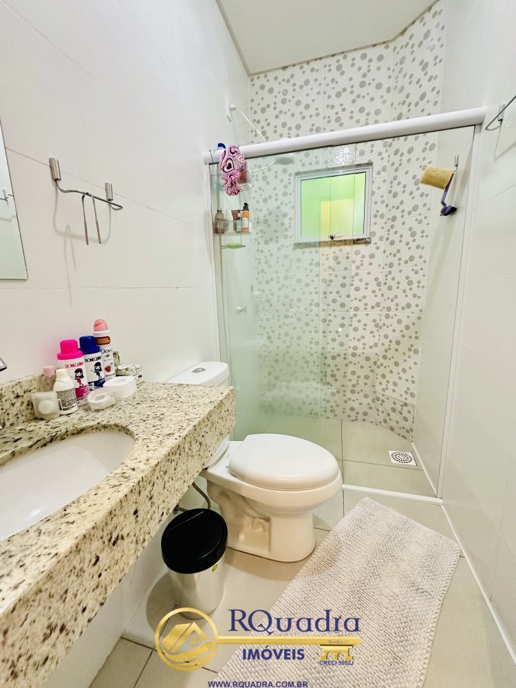 Casa com 2 dormitrios em Zimbros!