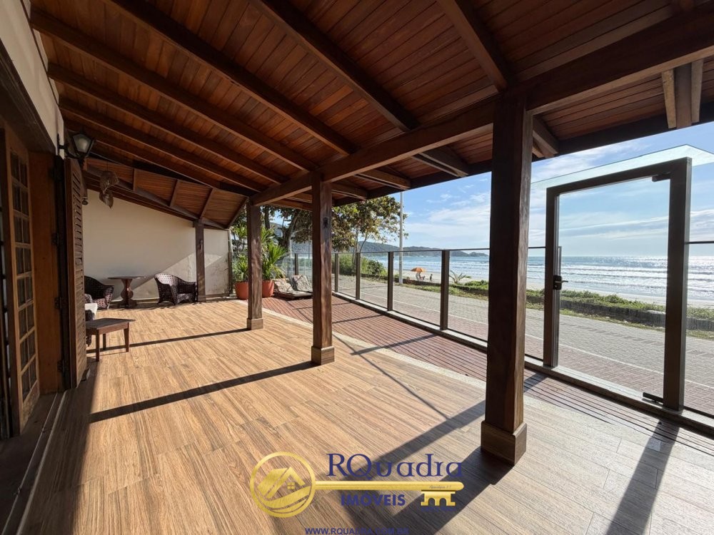 Fabulosa Casa Frente Mar 5 dormit�rios