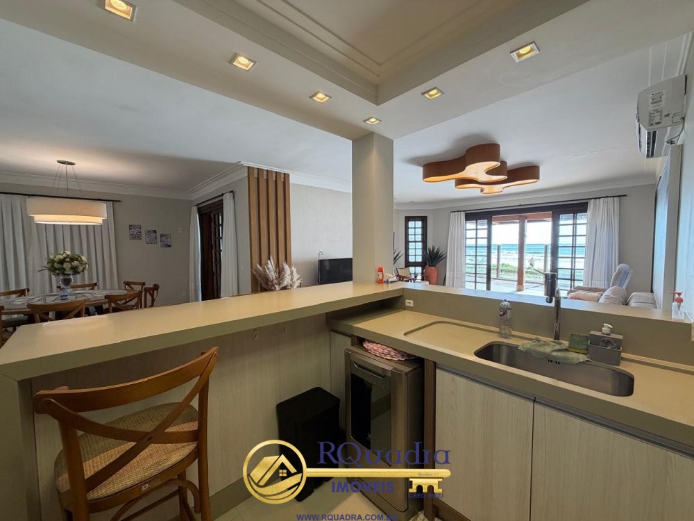 Fabulosa Casa Frente Mar 5 dormit�rios