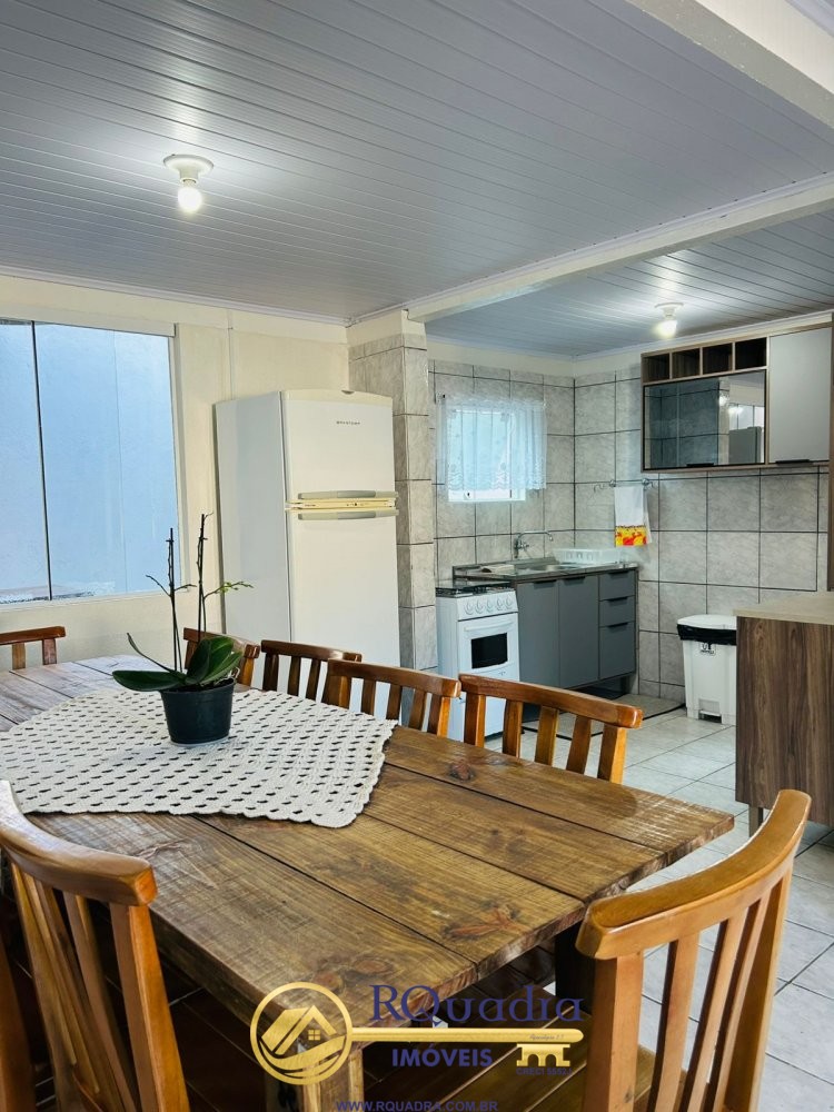 Linda casa de 4 dormitrios - Na praia de Bombas  