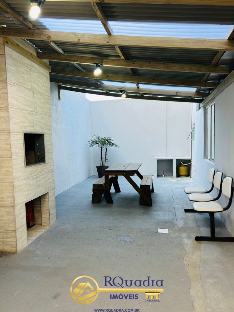 Linda casa de 4 dormitrios - Na praia de Bombas  