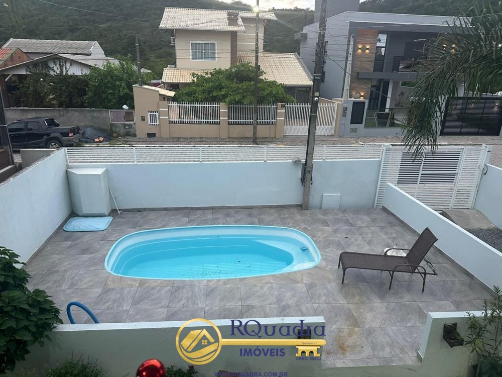 CASA COM 5 SUITES E PISCINA EM ZIMBROS