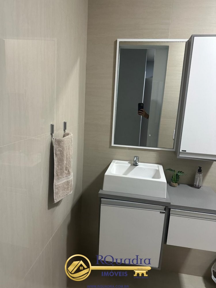 CASA COM 5 SUITES E PISCINA EM ZIMBROS