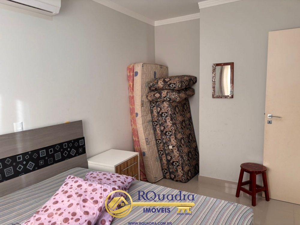 APARTAMENTO 2 QUARTOS EM BOMBAS