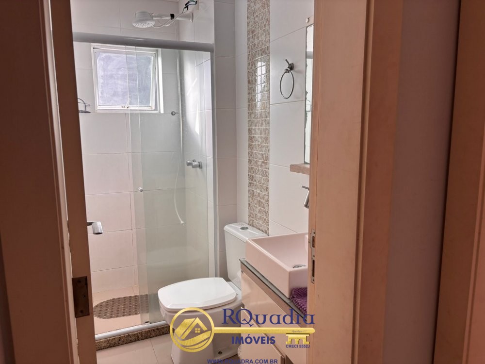 APARTAMENTO 2 QUARTOS EM BOMBAS