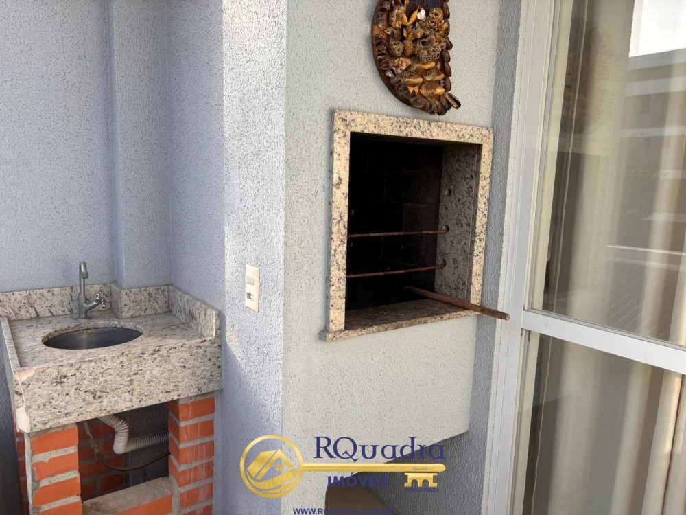 APARTAMENTO 2 QUARTOS EM BOMBAS