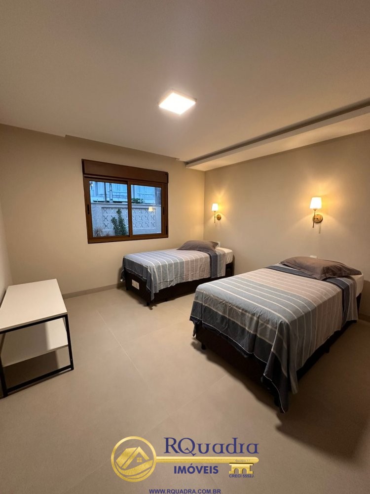 Sobrado 4 su�tes com piscina 