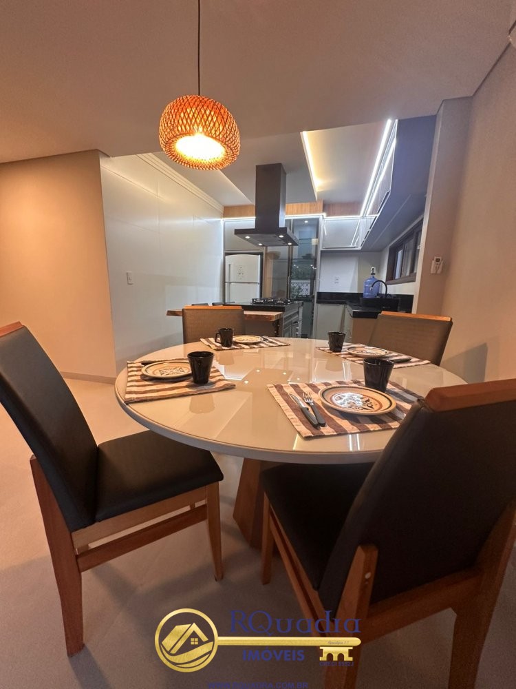 Sobrado 4 su�tes com piscina 