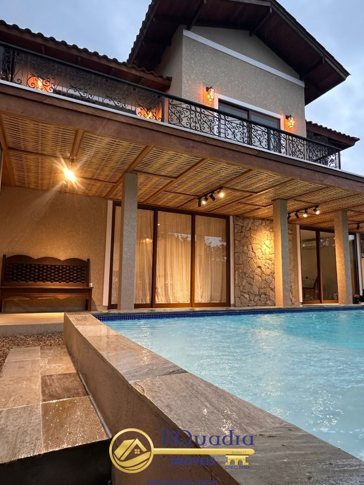 Sobrado 4 su�tes com piscina 
